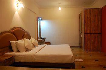 Sapphire Hotell Lonavala Eksteriør bilde