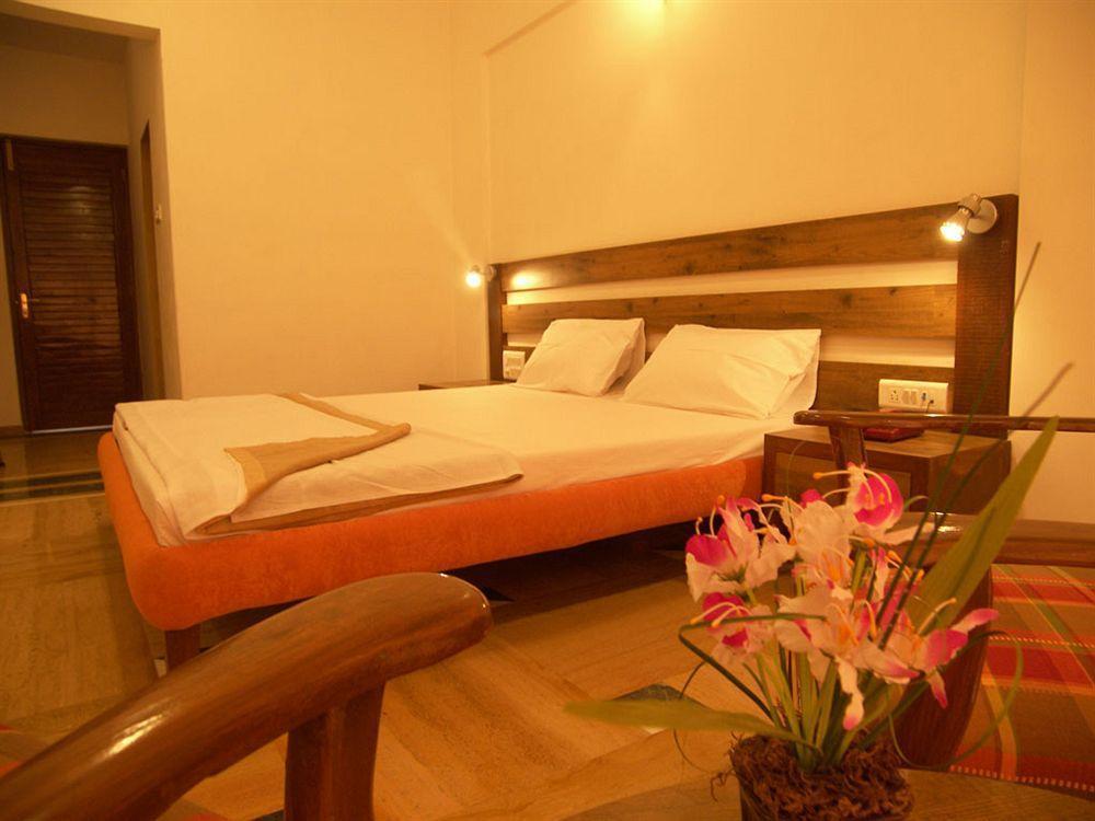 Sapphire Hotell Lonavala Eksteriør bilde