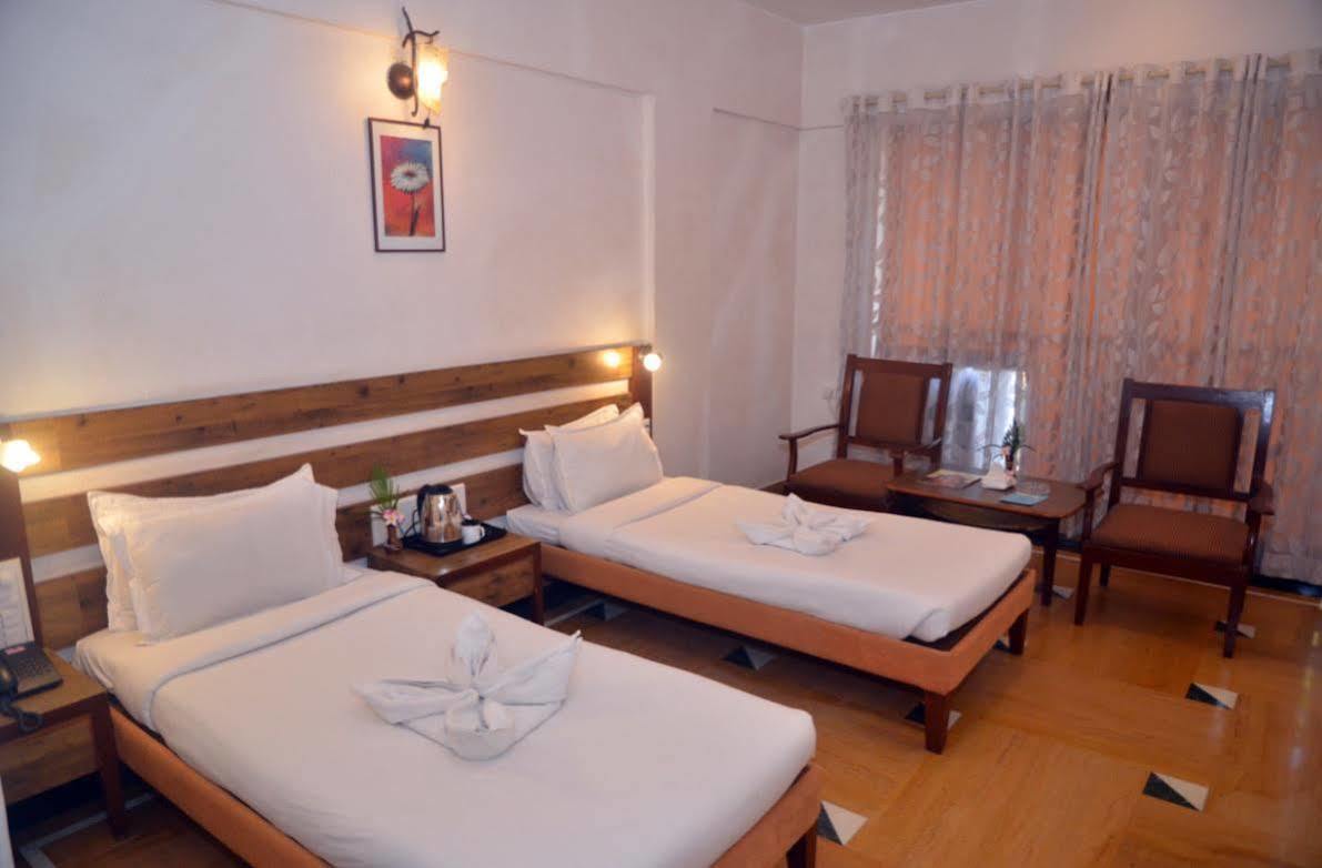 Sapphire Hotell Lonavala Eksteriør bilde